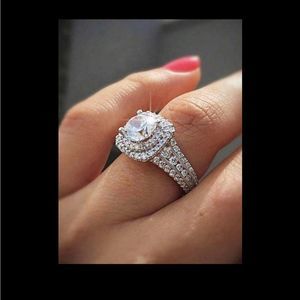 Glamorous Silver CZ Ring ~ Size 10 ~ Brand New!